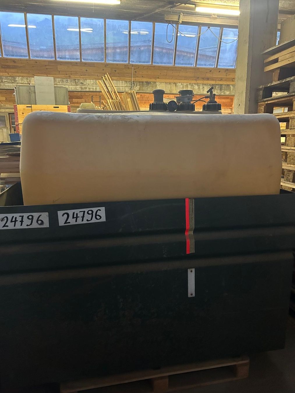 Accessori per altri veicoli: Dieseltank, Tank, Lagertank, Heizoiltank – Usato da Triesen venduto da cas_hw58 2