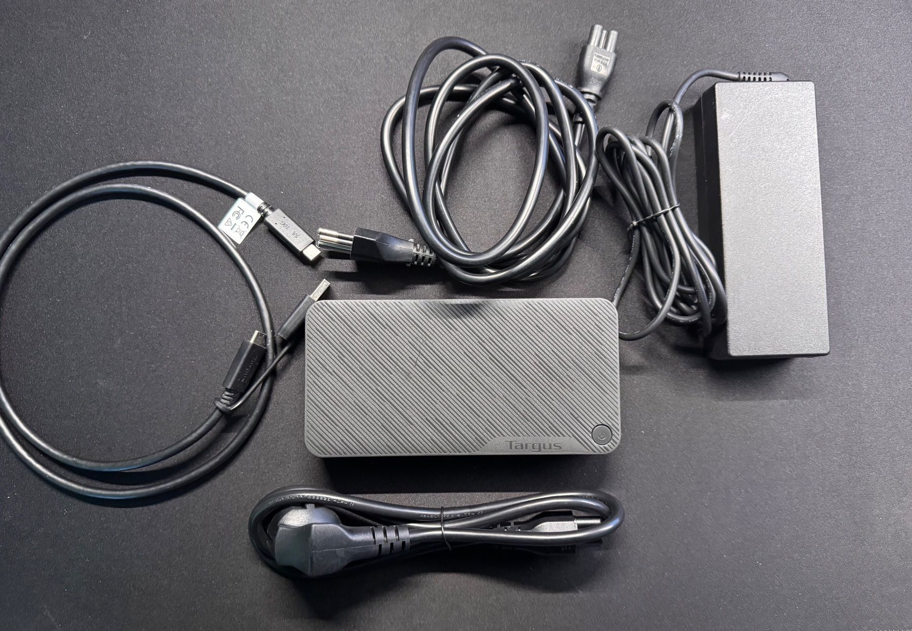 Targus Docking station: Dockingstation Universal USB-C DV4K Power Delivery 65W – Usato da Winterthur venduto da Athaz 2