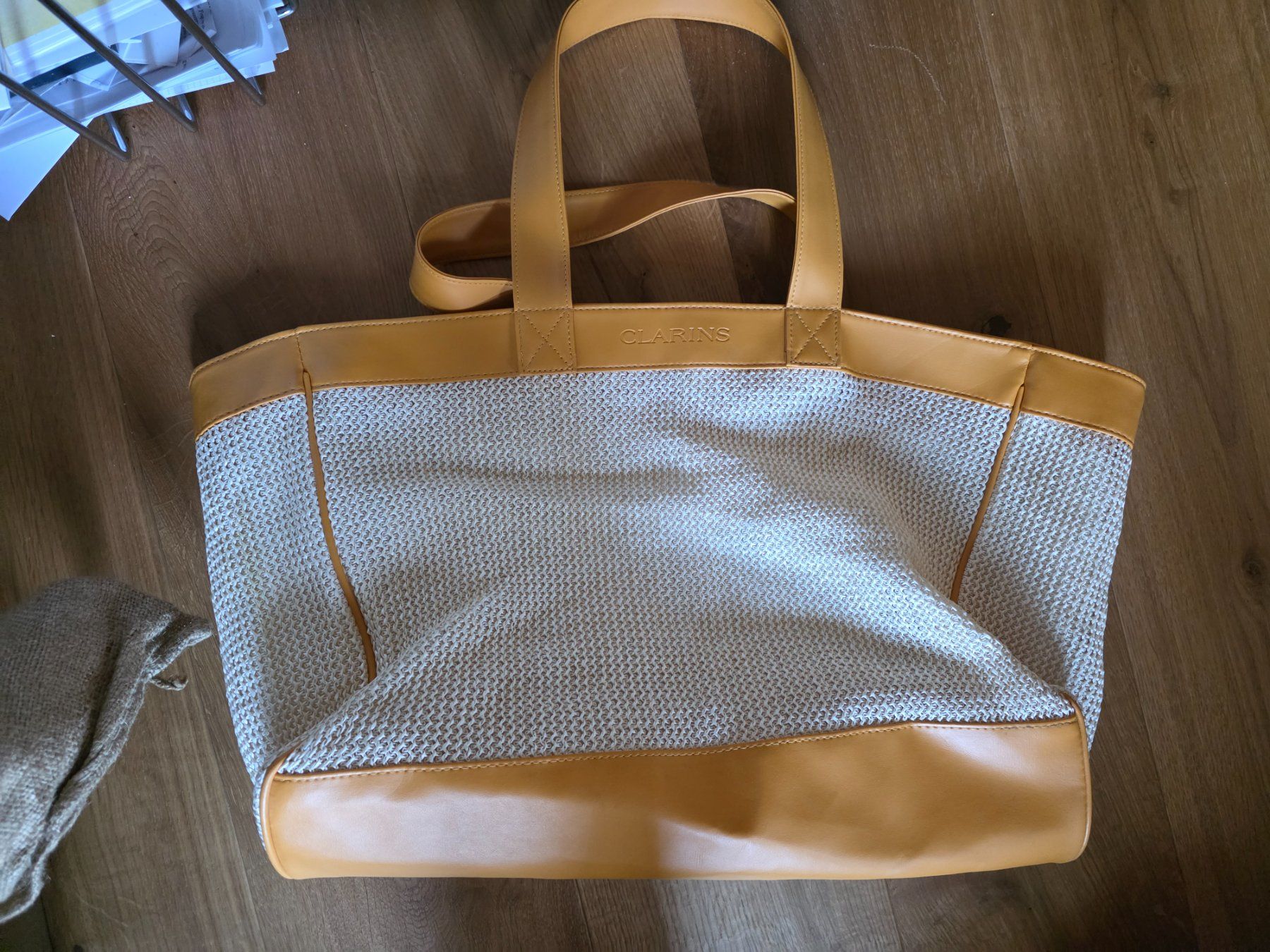Taschen: Sommer Bade Tasche Clarins Strandtasche – Gebraucht aus Walterswil BE von Lonitti 7