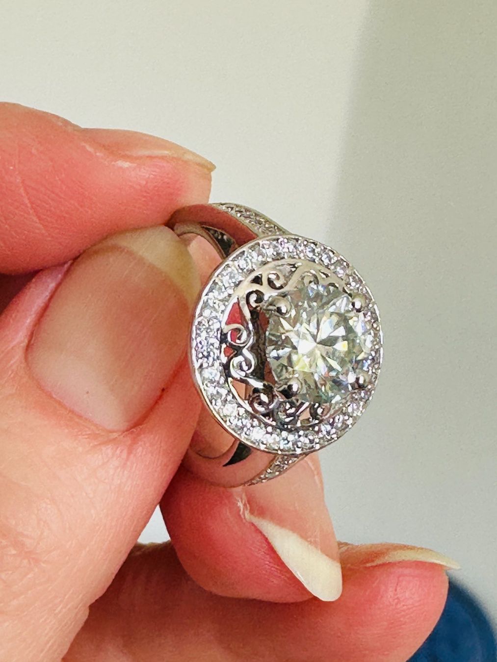 Anelli: 3.55 Ct Vvs1 .= Ice Blue White Round Moissanite size 7 – Nuovo e nell'imballaggio originale da Genève venduto da AGBERG 8