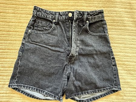 Zara Shorts gr 32