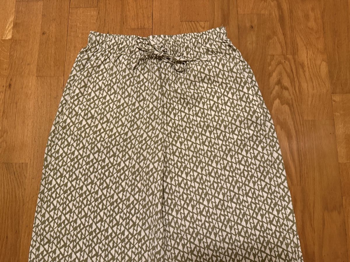 H&M Hosen: Leichte Hose von H&M Grösse 34. – Gebraucht aus Adliswil von StephanieAnnina 1