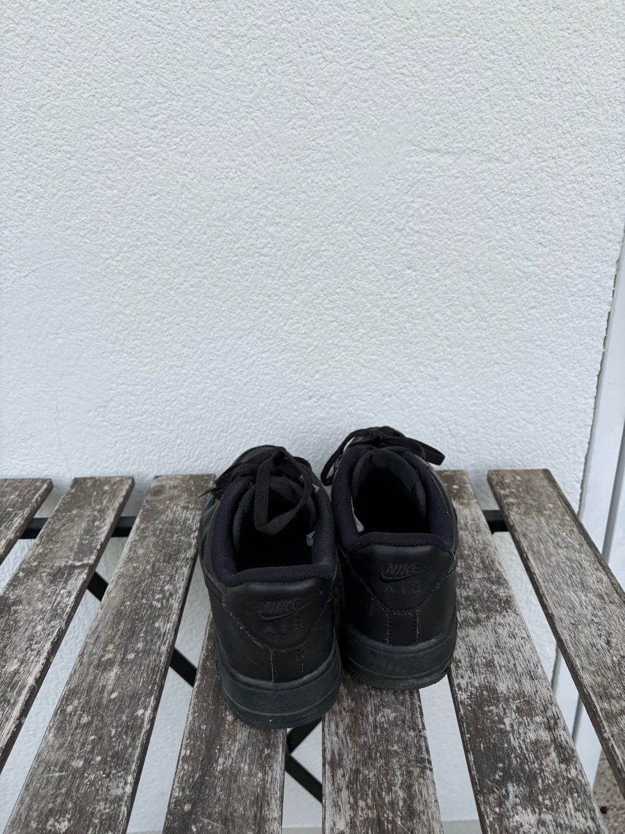 Nike Scarpe da donna: Nike Air Force 1 schwarz – Usato da Bern venduto da mar_5bz9 3