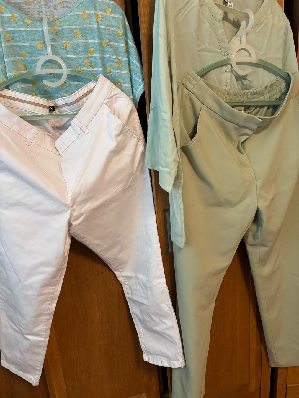 Lotti di vestiti: Kleiderpaket Gr.44/46 – Usato da Kloten venduto da Buki-Sneki