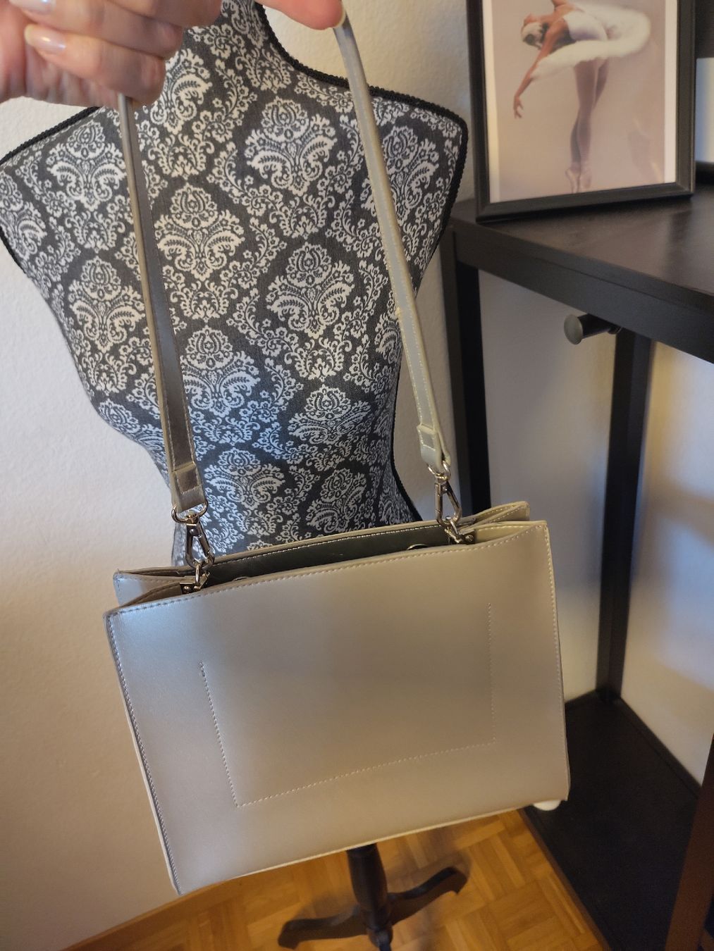 Taschen für Damen: Silberne Handtasche – Neu (gemäss Beschreibung) aus Zollikofen von Tini031 2