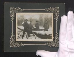 Fotografie Gruppenportrait von Holzfäll