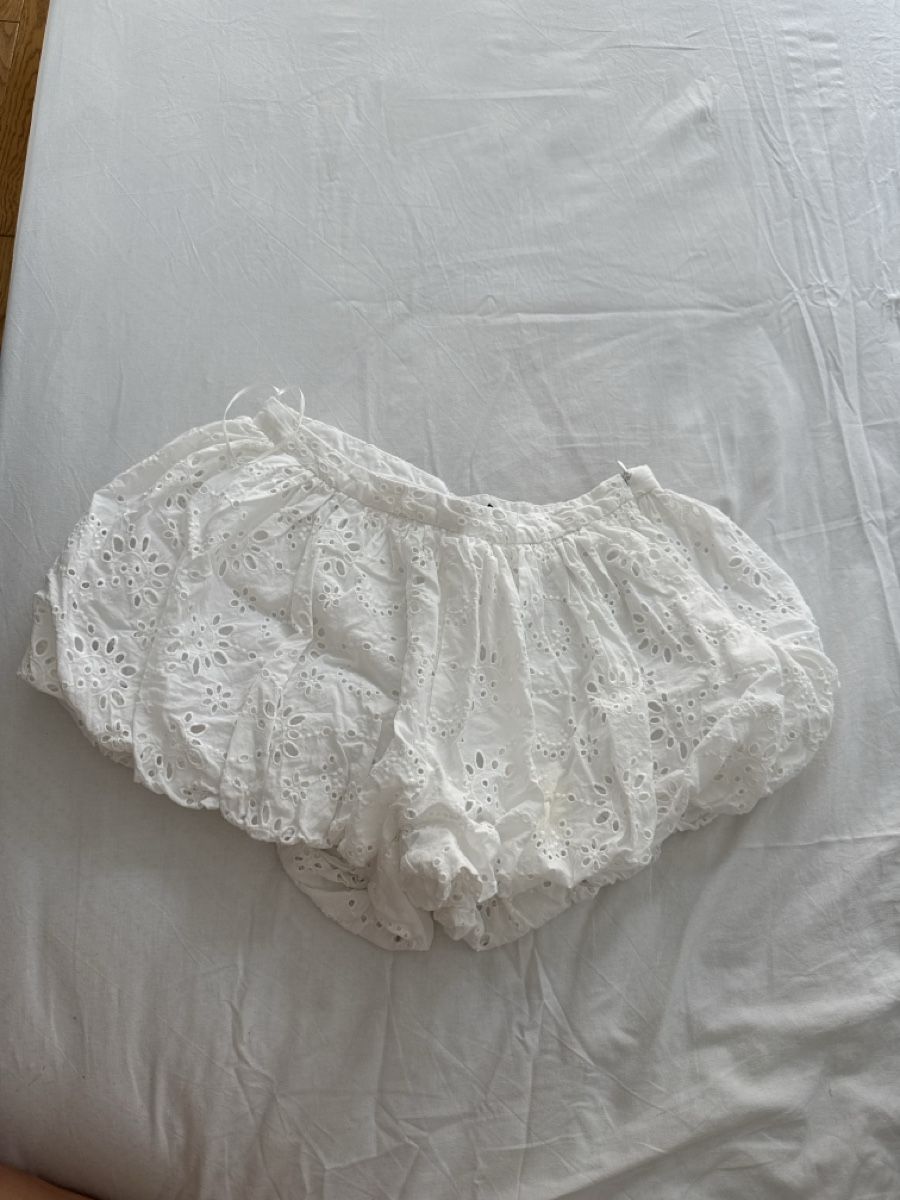 Zara Pantalons: Shorts  – D'occasion à Nebikon par Preloved_bykelly