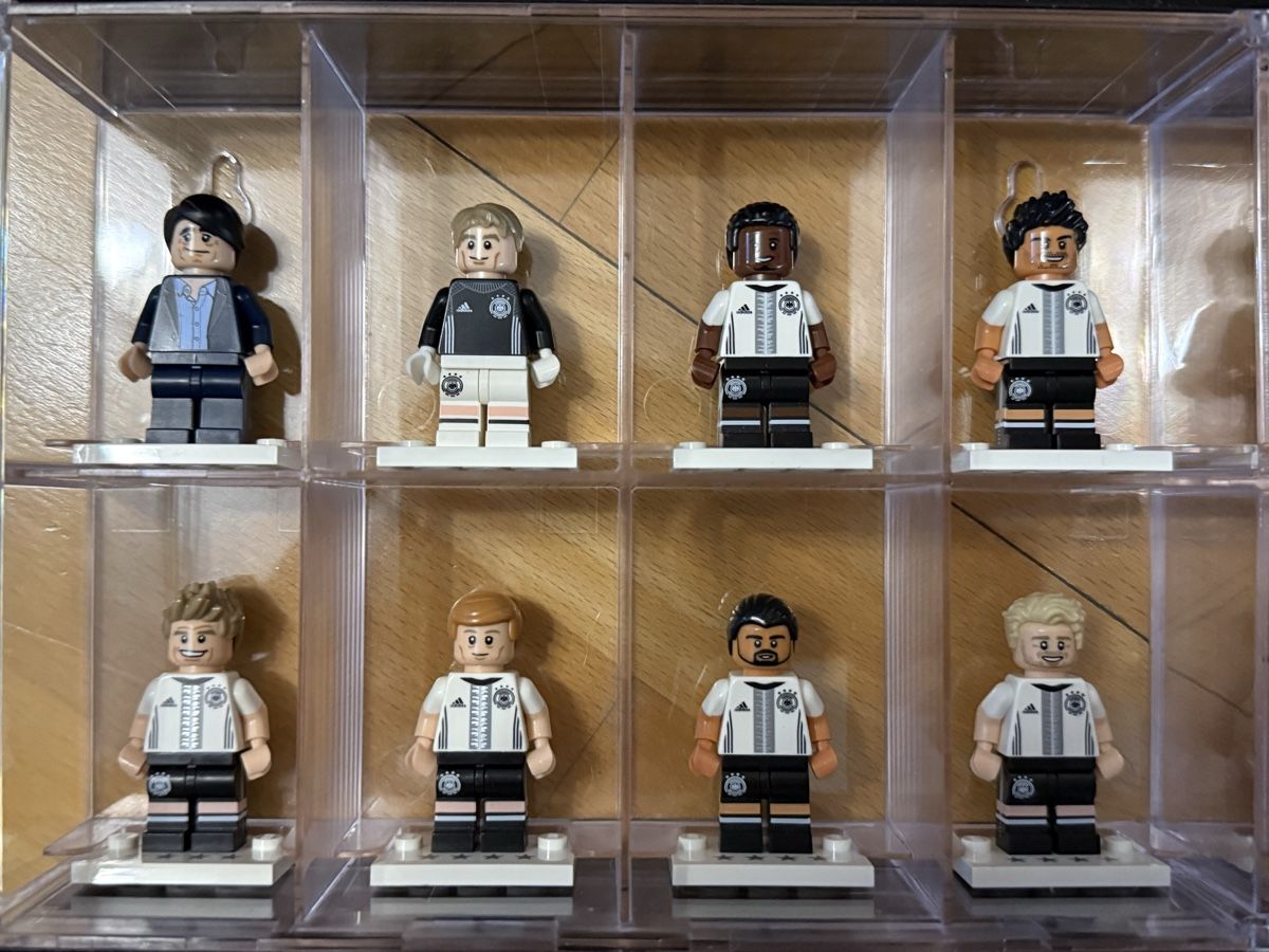Lego Statuette: LEGO Minifiguren DFB Komplett – Usato da Schwyz venduto da Aasterix 1