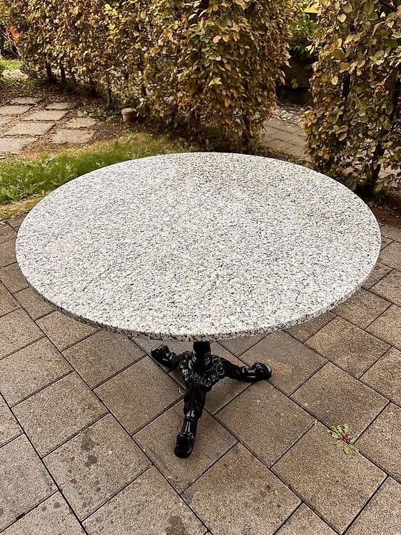Tables: Granittisch zu verkaufen  – D'occasion à Belp par ren_s8yz 1