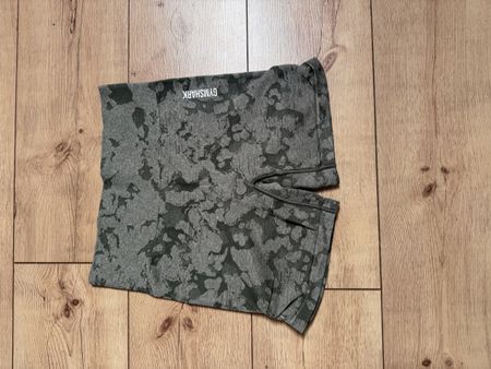 Short de sport Gymshark, motif camouflage