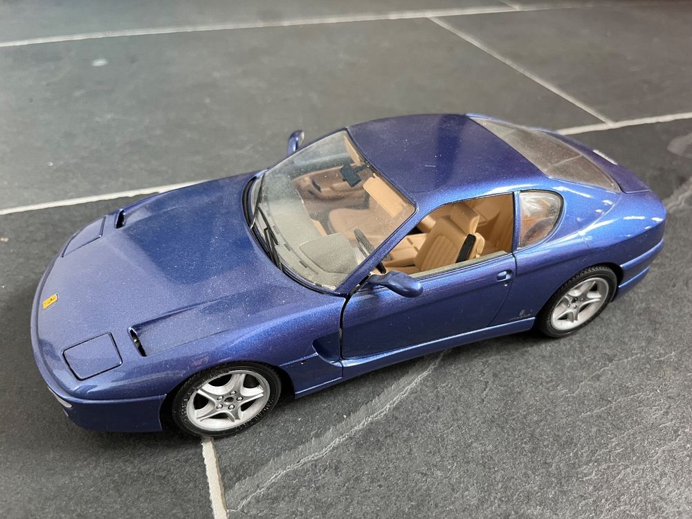 Neues blaues 1/18 FERRARI 456GT (1992) burago Modellauto (Neu (gemäss
