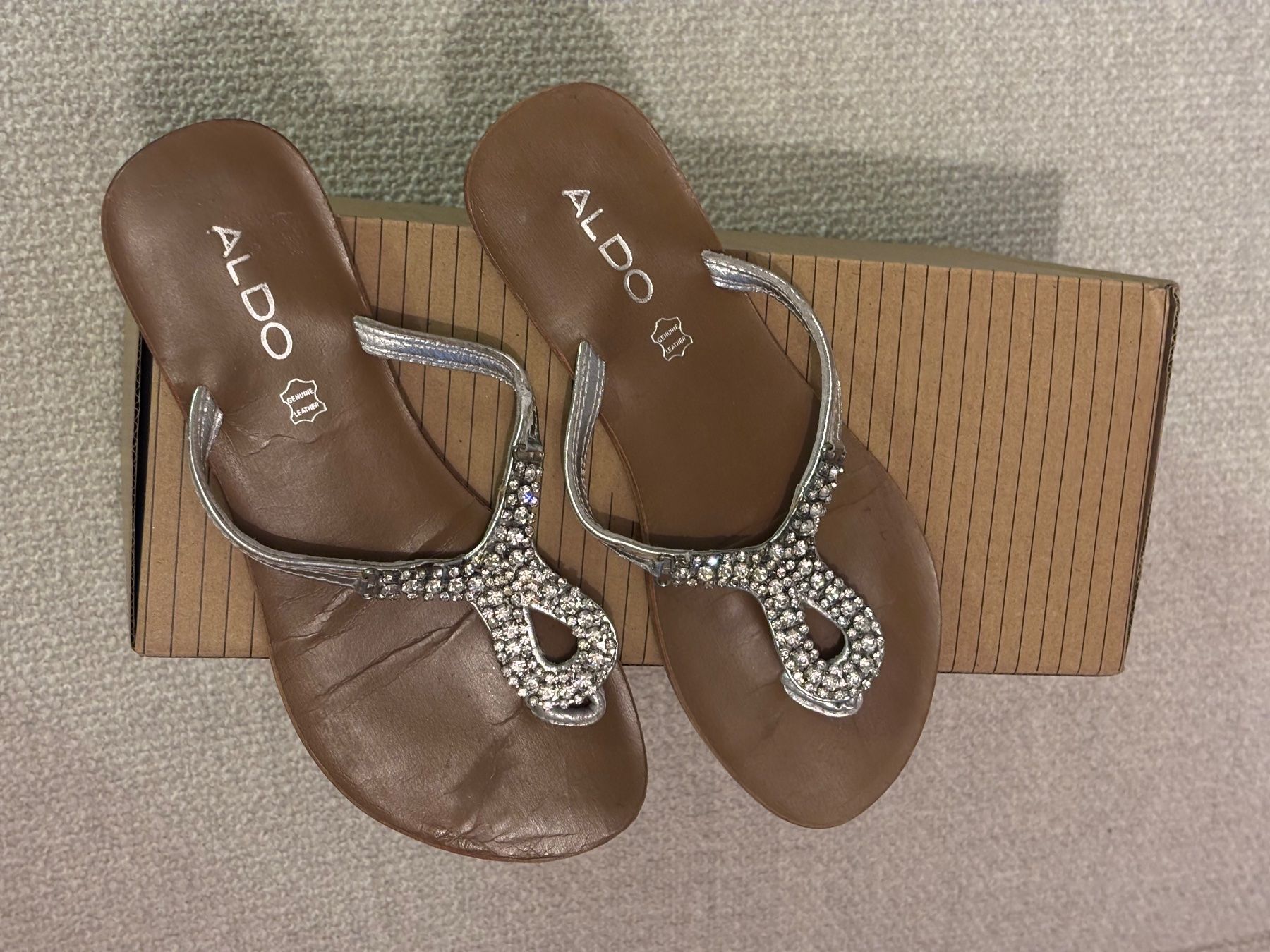 Aldo Damenschuhe: Sandalen mit Steinenbesatz Aldo 37 – Gebraucht aus Zürich von jas_5mwh