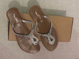 Sandalen mit Steinenbesatz Aldo 37