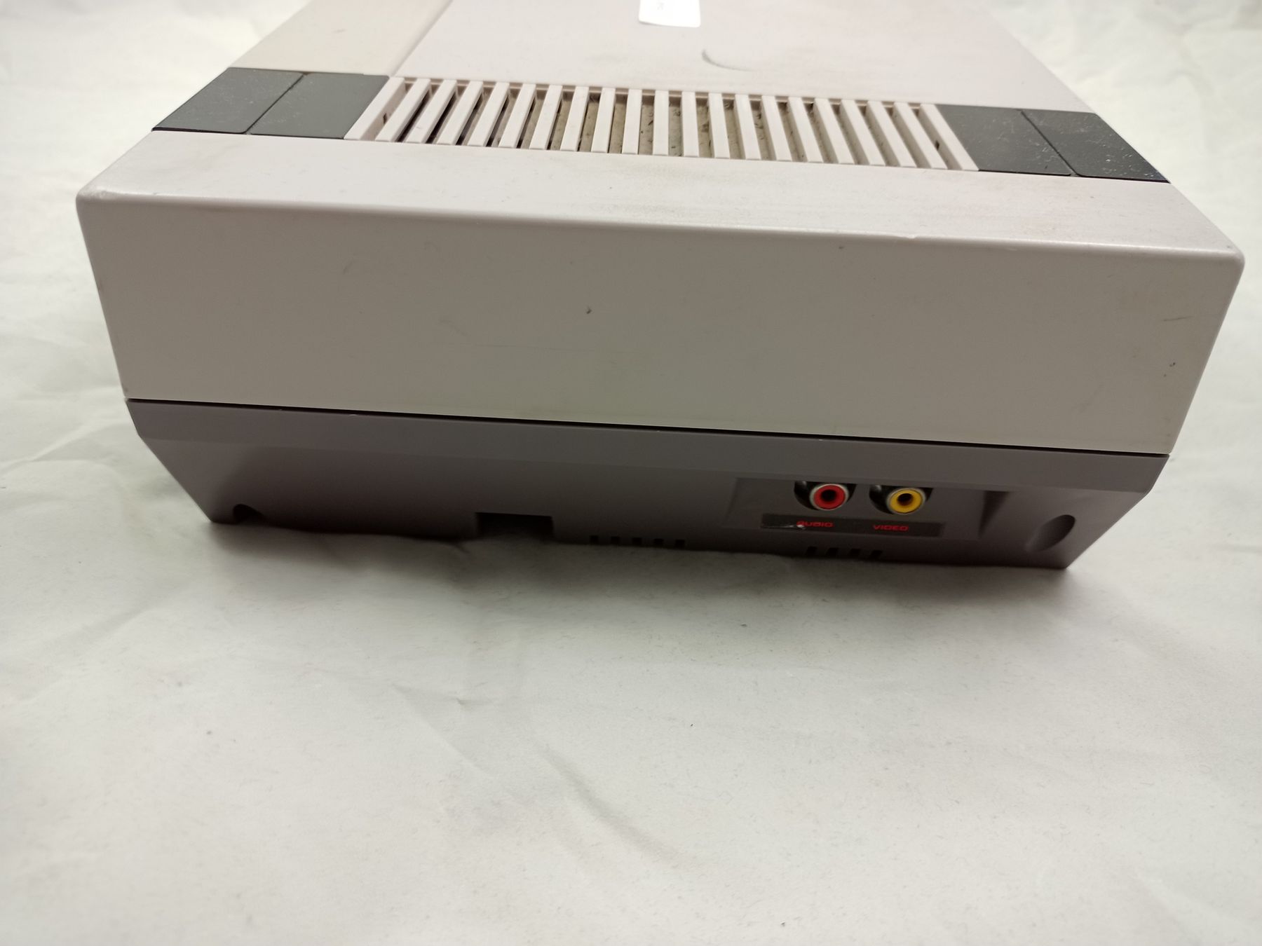 Consoles: Nintendo NES Konsole Defekt – D'occasion à Buchs AG par SellAndBuyX 8