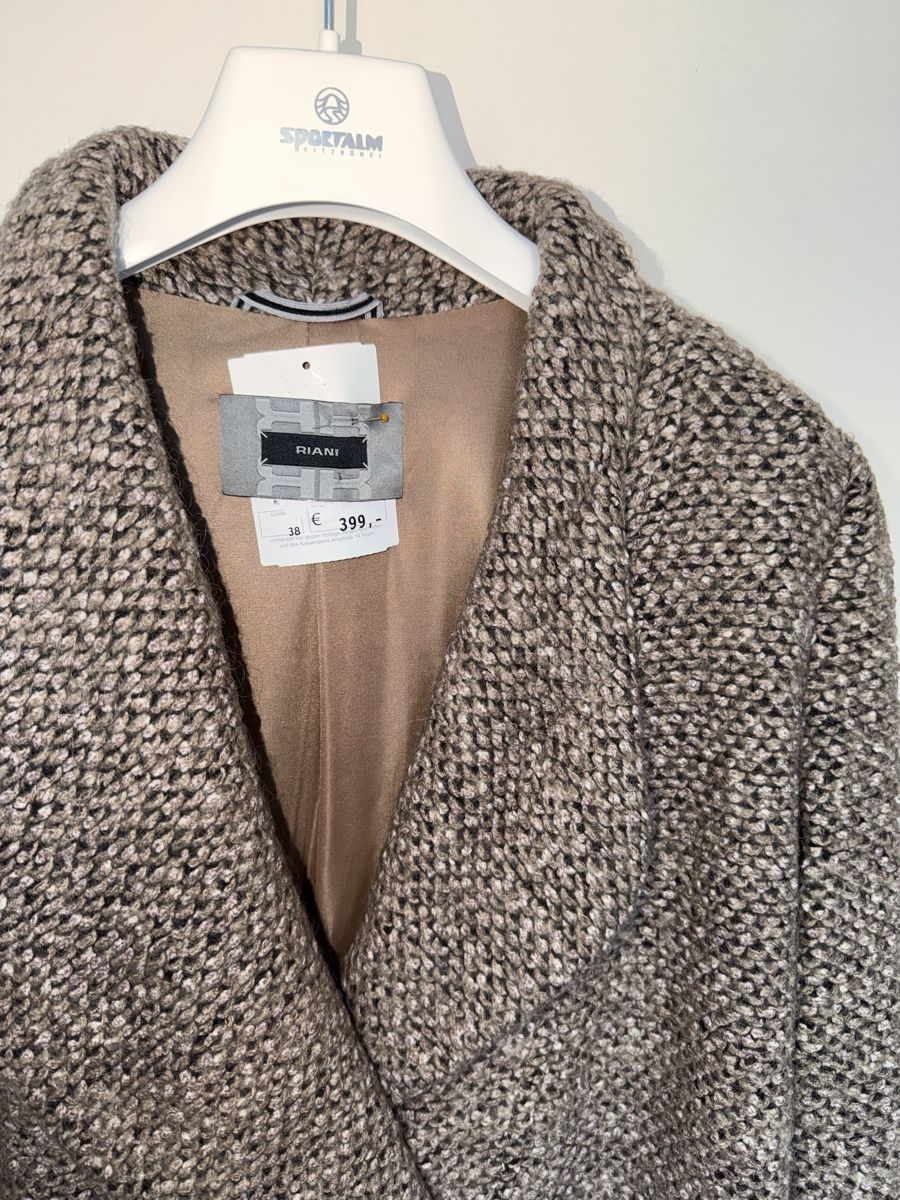 Riani Mäntel: Mantel RIANI 38 1x getragen  – Neu (gemäss Beschreibung) aus Dornach von samuti 2