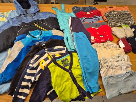 Kleiderpaket 2, Winter, Junge, 30 Teile, Grösse 86-92