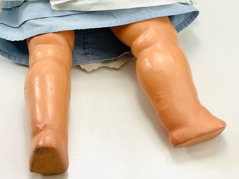 Puppen: Antike Puppe mit blonden Zöpfen – Gebraucht aus Zürich von Arche_Brockenhaus 5