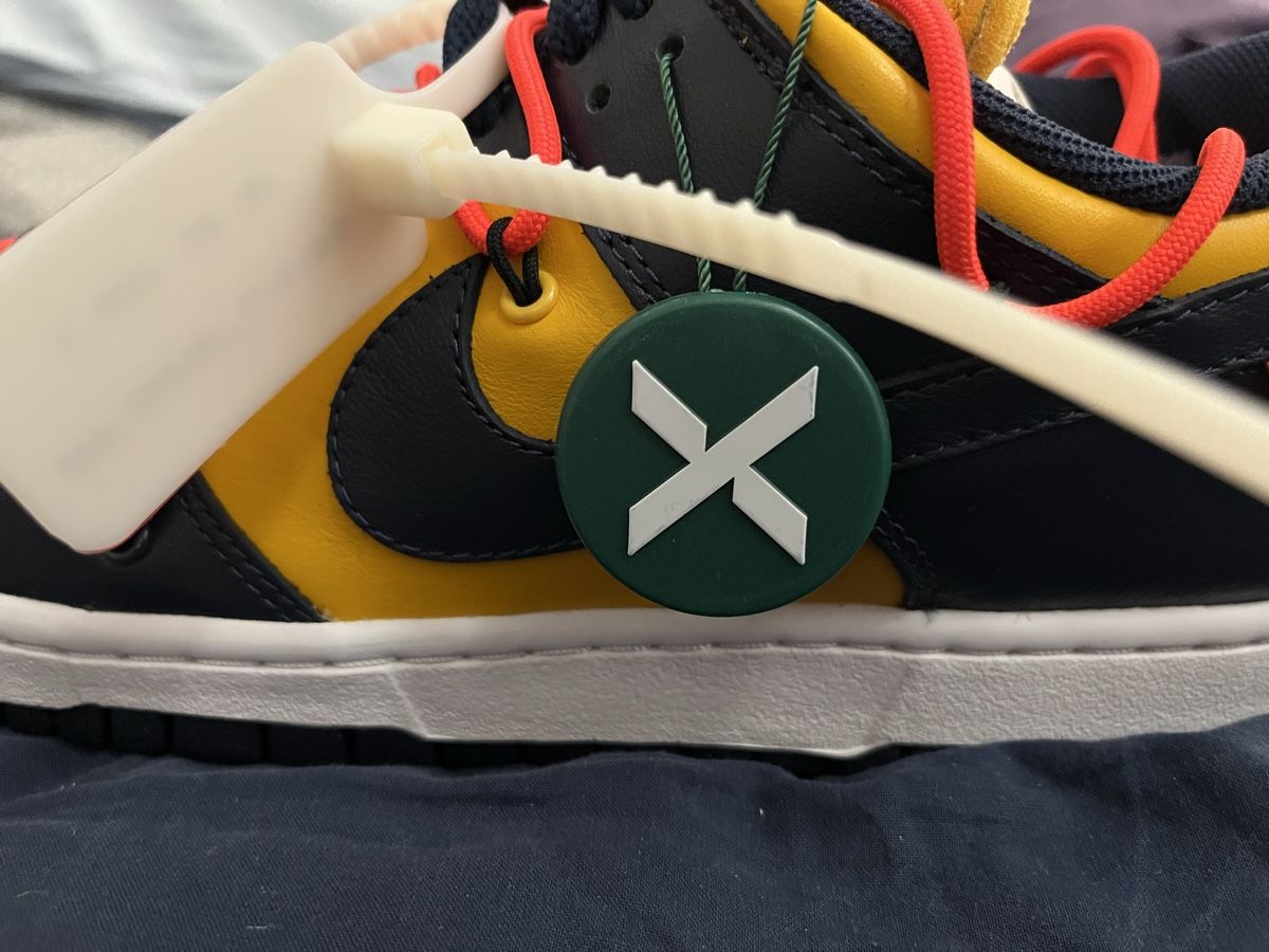 Nike Herrenschuhe: Nike Dunk low x Off White Michigan US 11 DS – Neu und originalverpackt aus Zürich von p.kanne 5