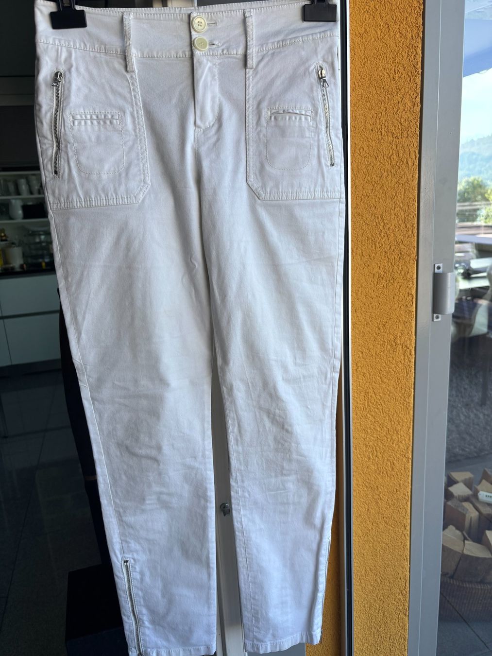 Strenesse Pantaloni: Hose Strenesse, Grösse 34, weiss – Usato da schmerikon venduto da nicole091 3