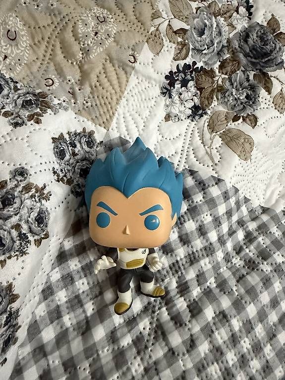Funko Statuette: Funko Pop Végéta Dragon ball – Usato da Nyon venduto da lio_5n8l