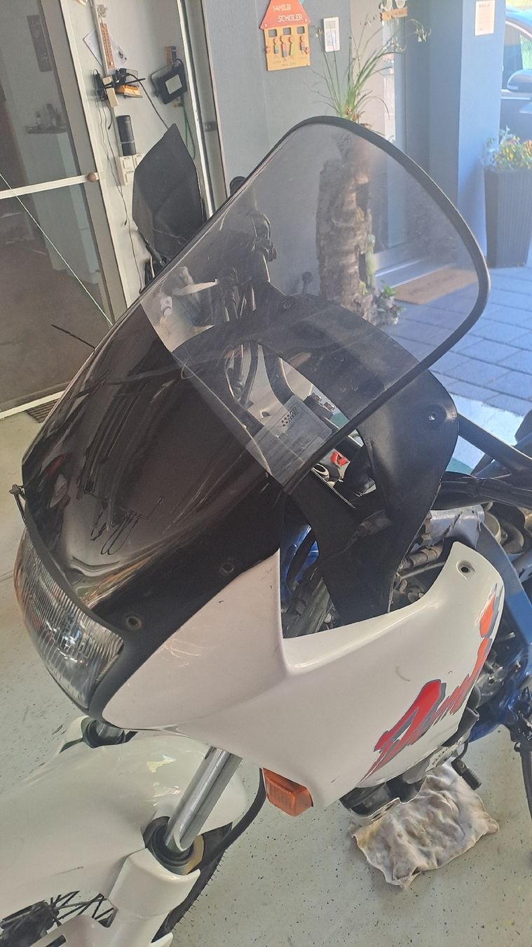 Honda Alle Motorradersatzteile: Hohe Windschutzscheibe Honda NX Dominator 650 – Gebraucht aus Schattdorf von quota1000 2