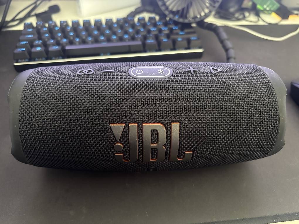Lautsprecher: Jbl charge 5  – Gebraucht aus Plan-les-Ouates von wil_8h7k