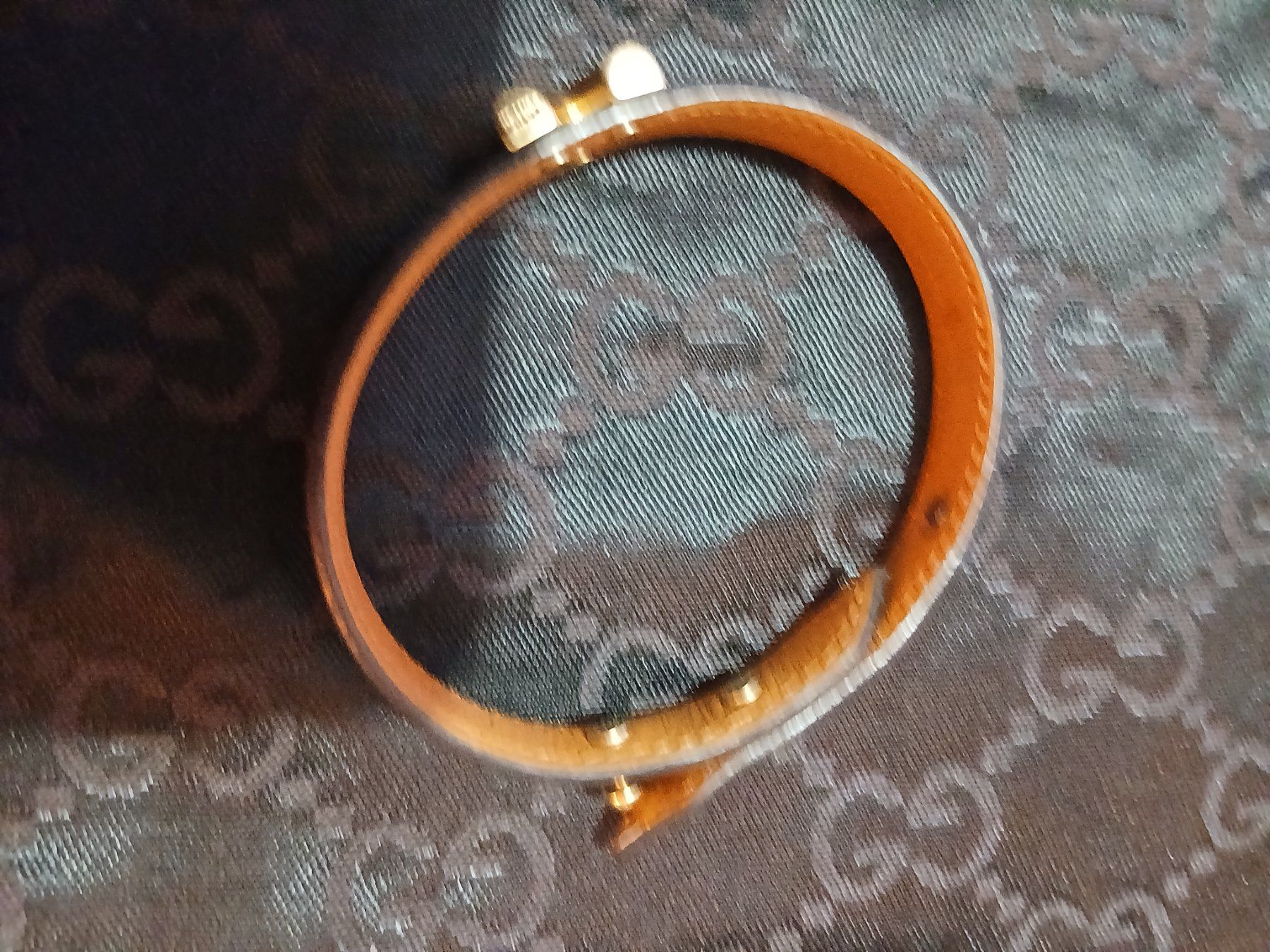 Louis Vuitton Bracelets: LOUIS VUITTON bracelet "V" – D'occasion à Le Grand-Saconnex par Rgt87 5