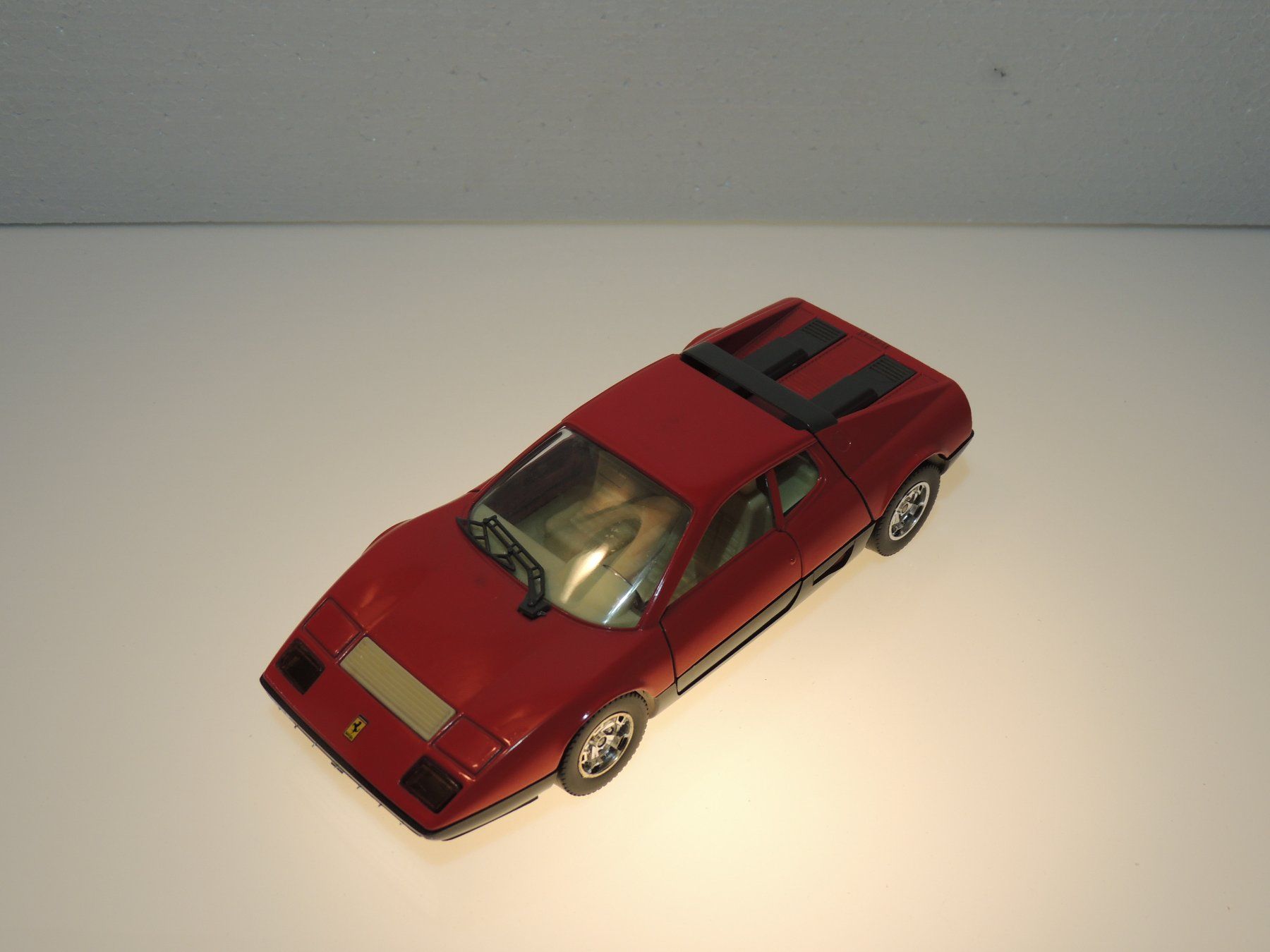 Bburago Modellini d'auto: BBurago Ferrari 512 BB Rot 1:24 – Usato da Corminboeuf venduto da corbay 4