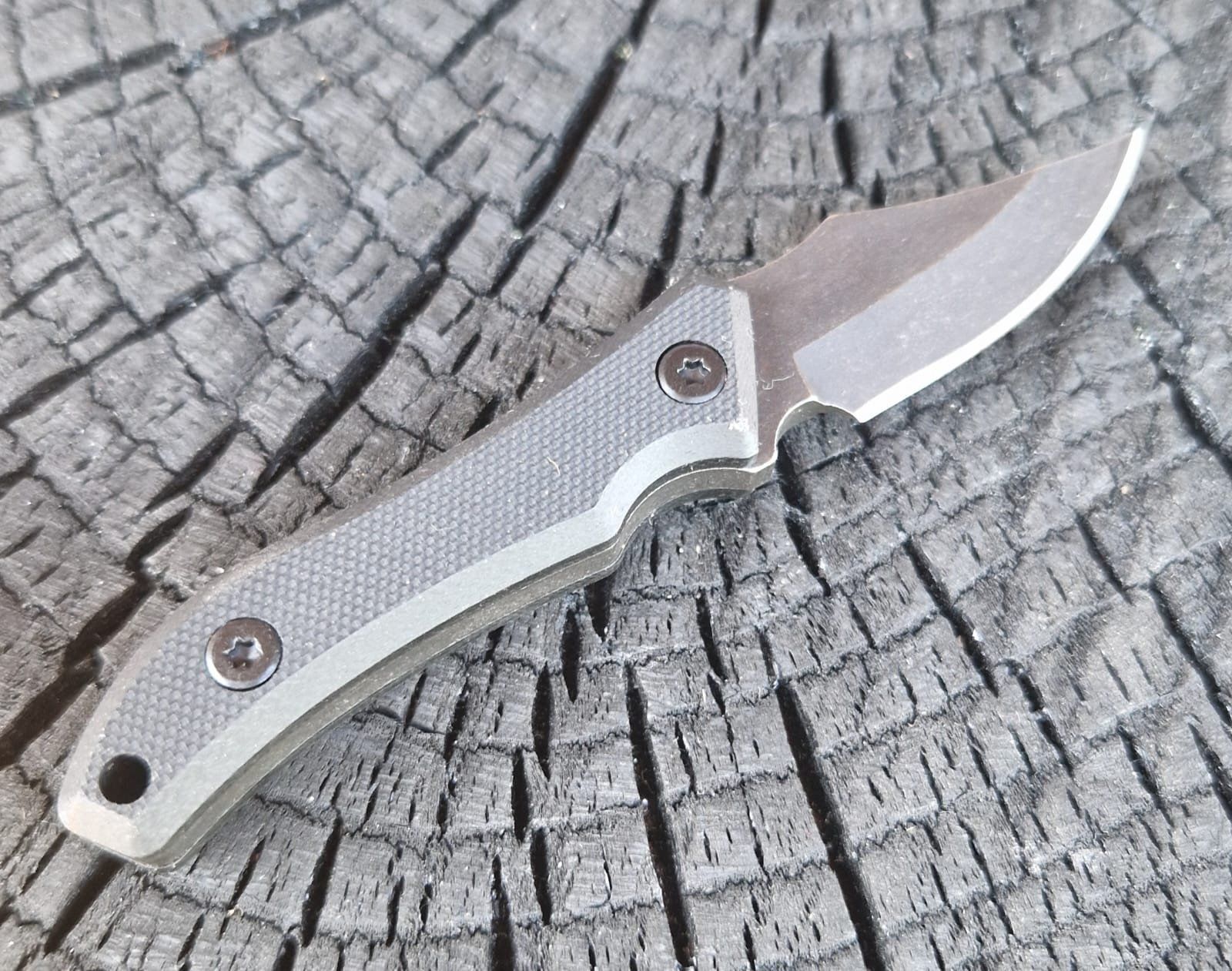 Militärmesser: Neck Knive – Neu und originalverpackt aus Dorf von Messer-Schweiz 1