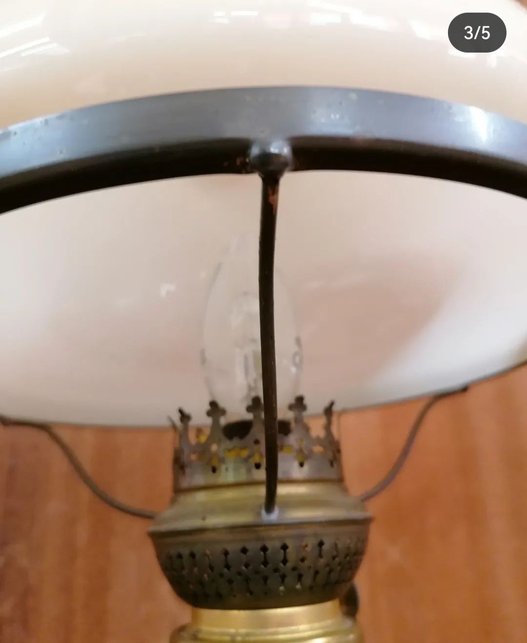 Lampade: Antike Lampe auf einem Bronzebein – Usato da Aegerten venduto da Jos_zem 2