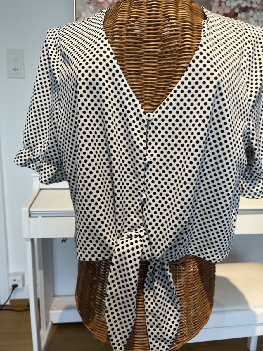 Nafnaf Camicette: Bluse mit Pünktchen Muster, NAF NAF, L – Usato da Solothurn venduto da Bobesch08 3