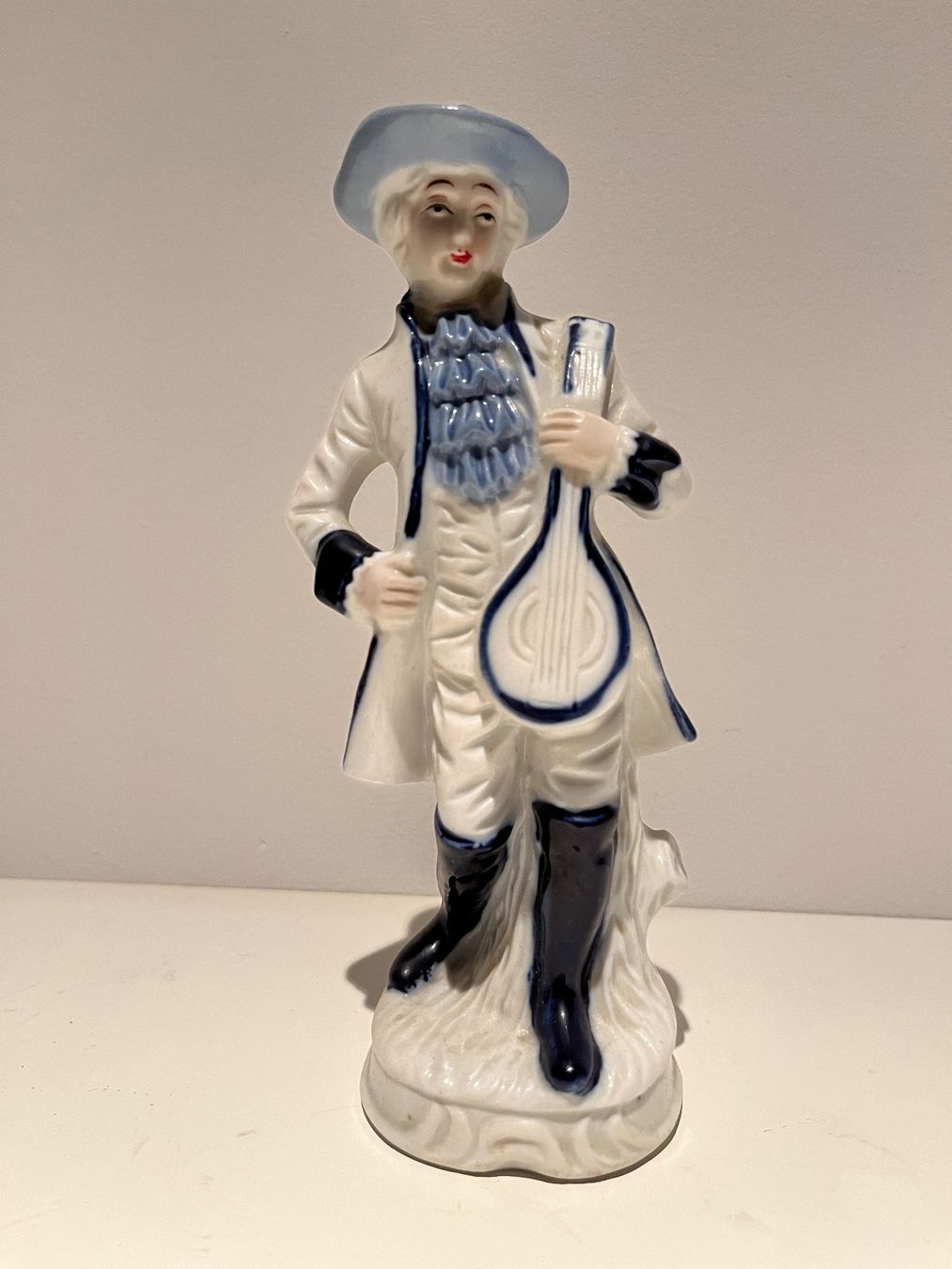 Statuette: Porzellan Figur – Usato da Heitenried venduto da Brutus2003