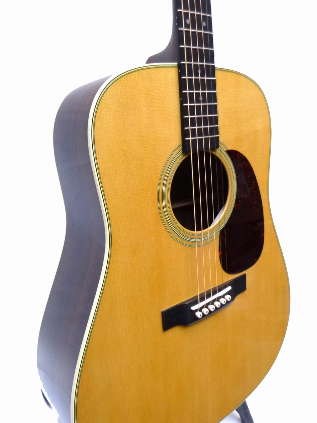 Martin & Co. Musikinstrumente: MARTIN D-28 (B-Stock) – Neu und originalverpackt aus Schaffhausen von Saitensprung_SH 2