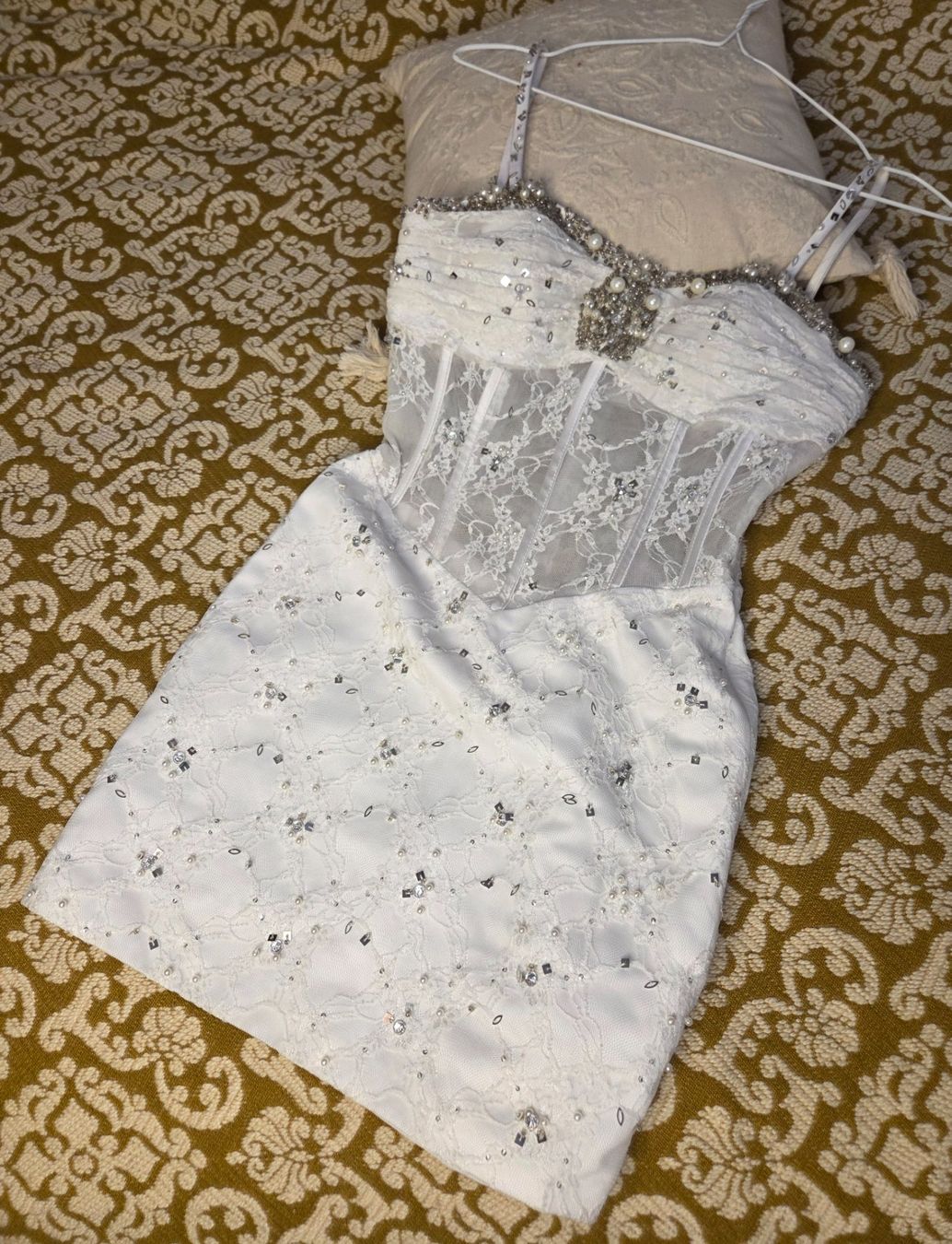 Vestiti: Corsagenkleid mit Strasssteinen verziert – Usato da Leissigen venduto da ali_k9v8
