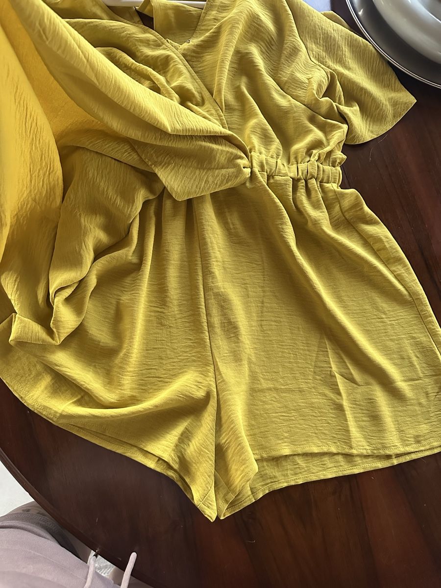 Tute: Jumpsuit, kurz, Grösse M, Gelb – Usato da Zürich venduto da san_828b 4