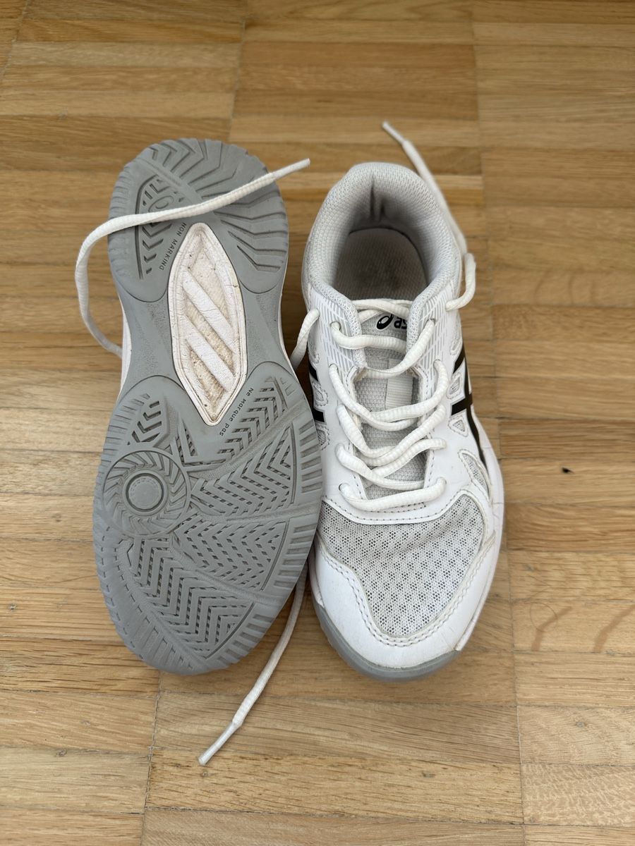 Asics Chaussures garçon: Turnschuhe – D'occasion à Zürich par Yas56