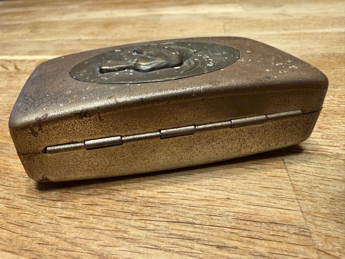 Altri Prodotti per fumatori: Alte Dose. Zigaretten Etui oder Seifen Dose? – Usato da Goldach venduto da Messerguru 4