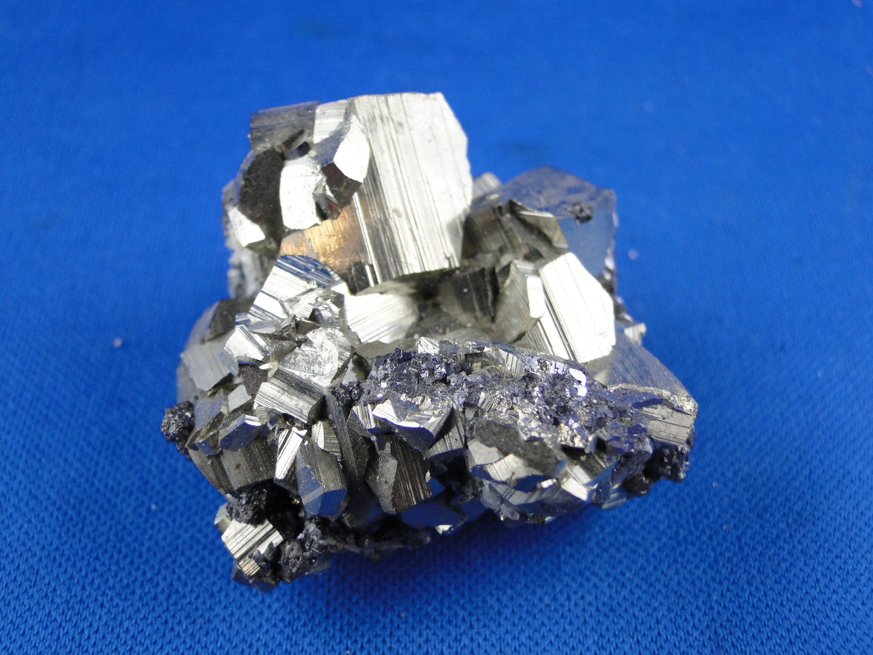 Minerali & Pietre curative: Pyrit-Schwimmer – Usato da Schinznach Bad venduto da Demerald