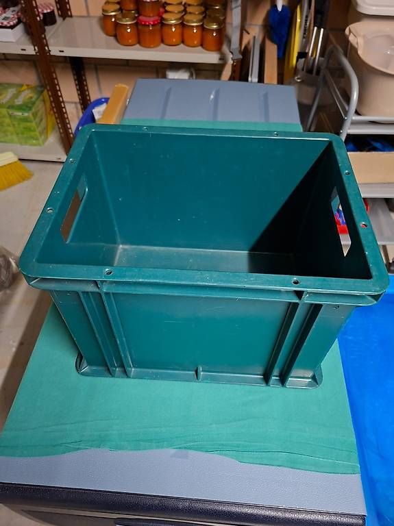 Contenitori & Simili: Kunststoffbox – Usato da Lupfig venduto da Franzil