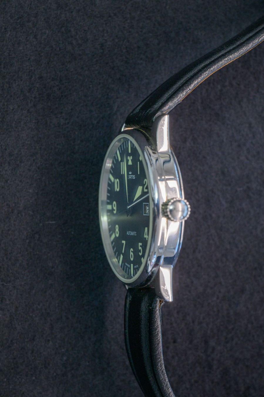 Fortis Orologi: FORTIS Classic Pilot Automatic Date Referenz 593.10.46 – Usato da Zürich venduto da An-Fu 2