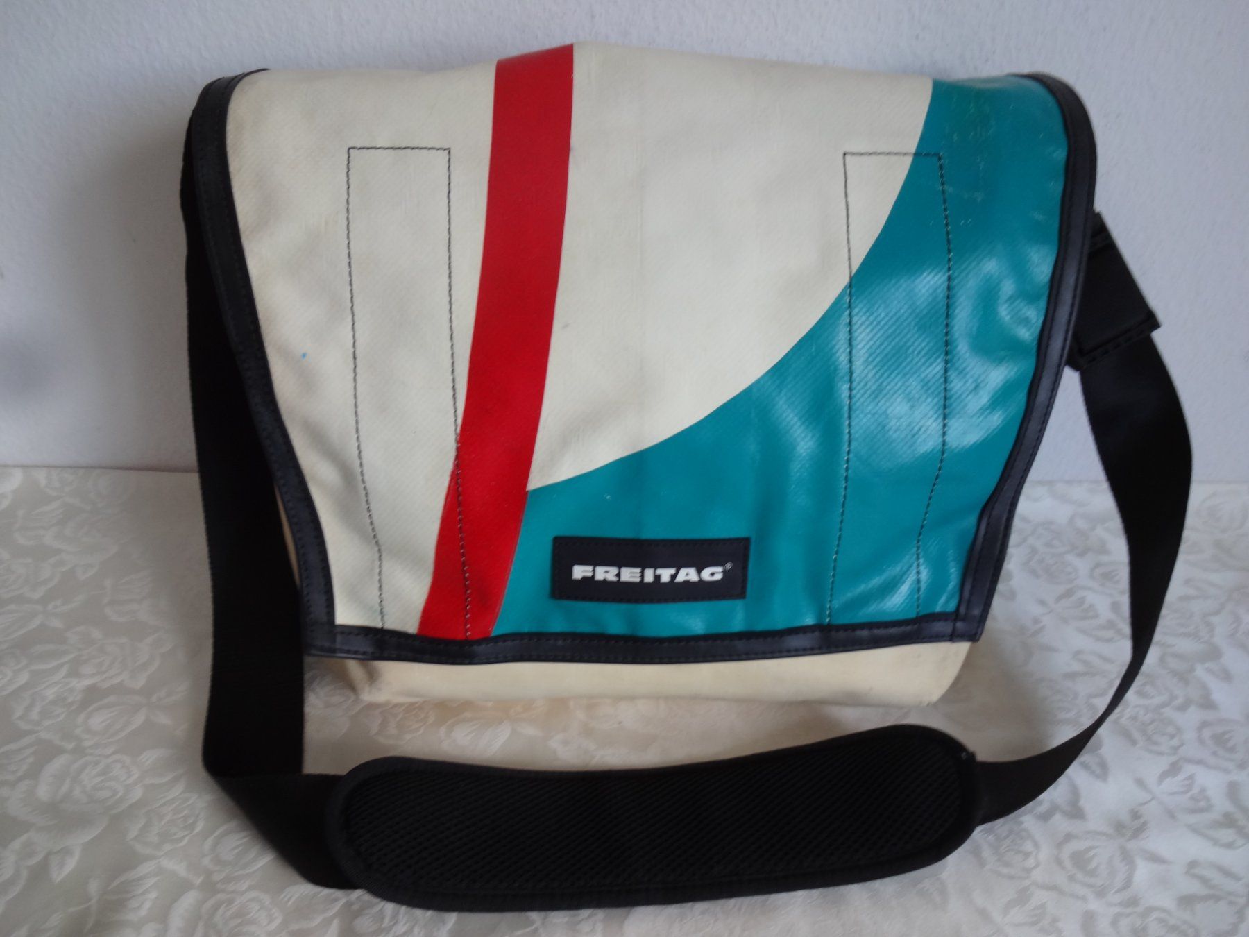 Freitag Autres vêtements & accessoires: """ FREITAG """ Umhängetasche – D'occasion à Frauenfeld par Riaa 1