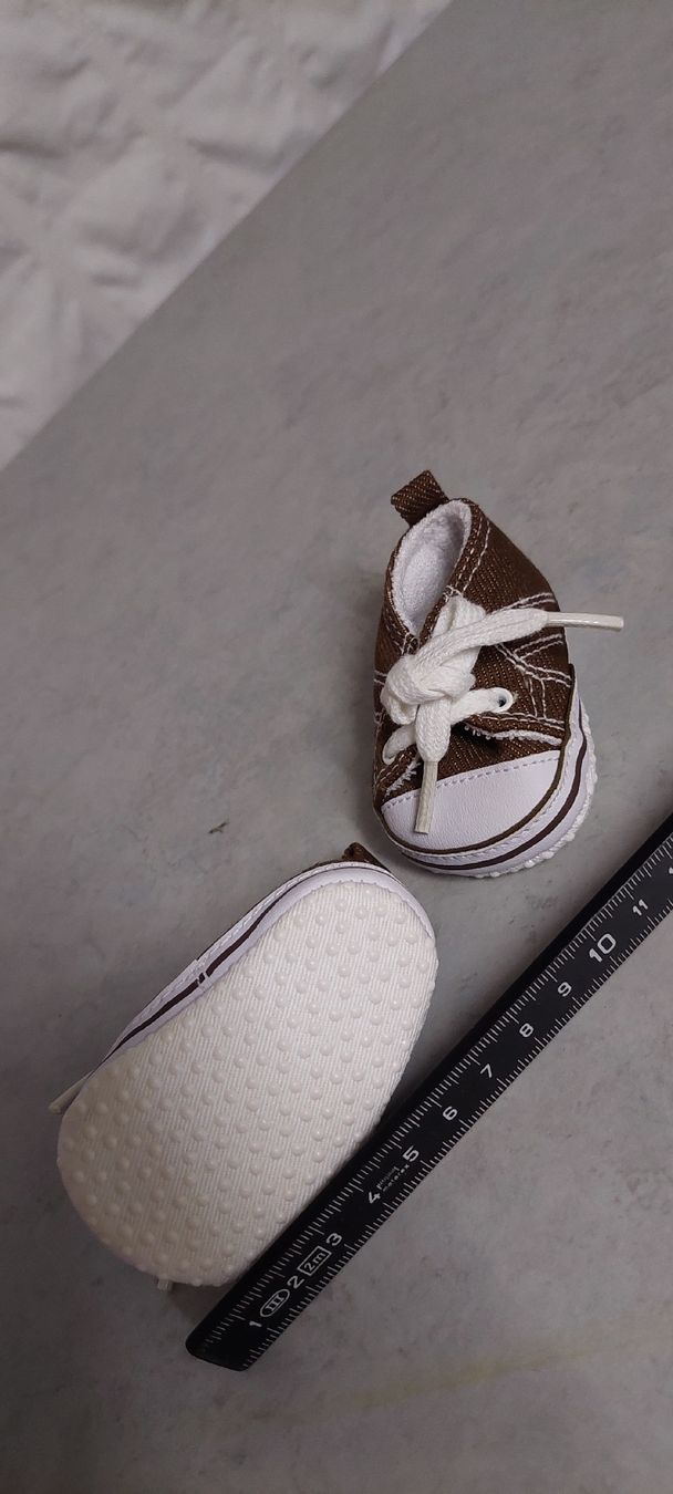 Bambole: 5 Paar Puppenschuhe  – Usato da Muri AG venduto da nindo1 3