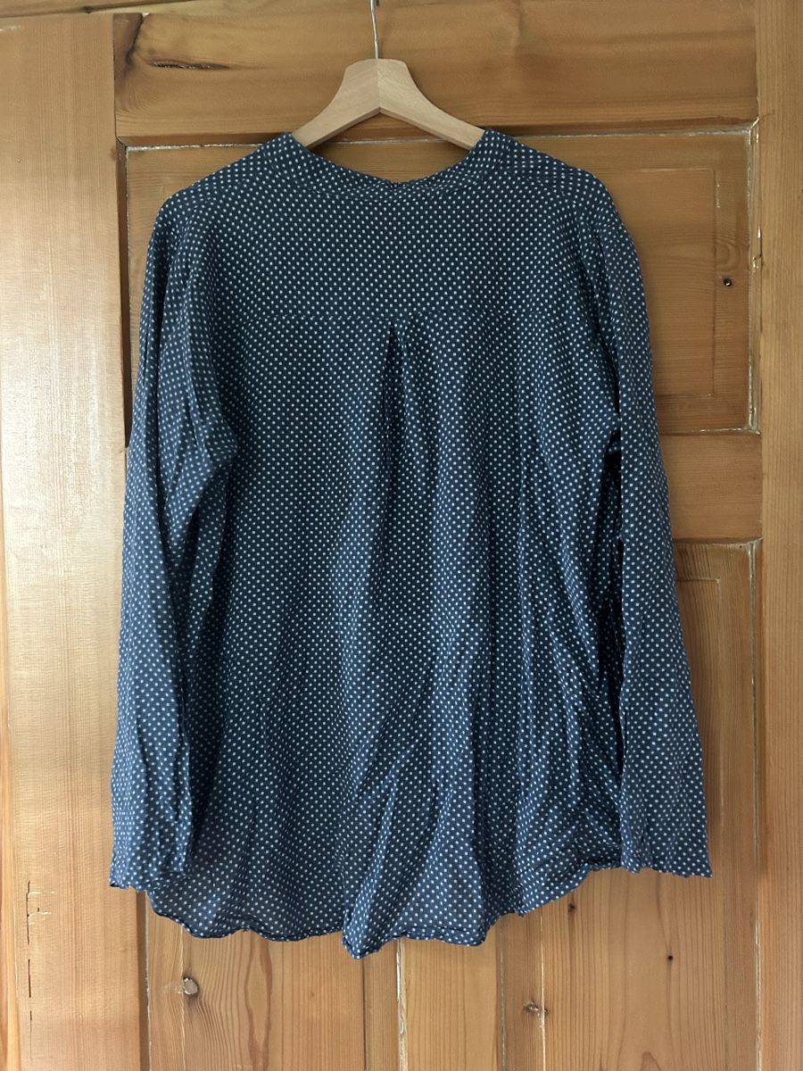 Chemisiers: Damen Bluse, Grösse M, blau mit Muster – D'occasion à Frauenfeld par jae_vs6j 1
