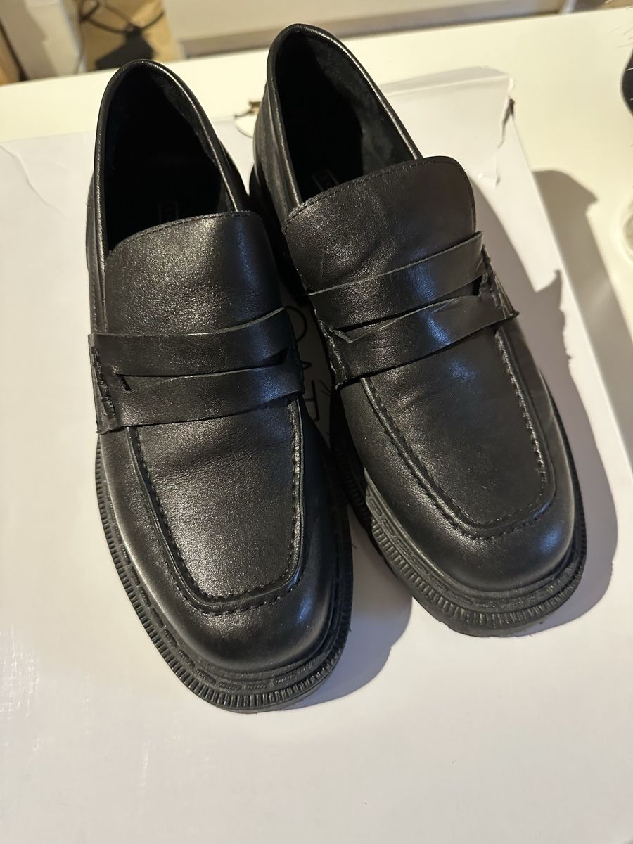 Scarpe da donna: Schwarze Leder Halbschuhe – Usato da Remigen venduto da ana_no 1