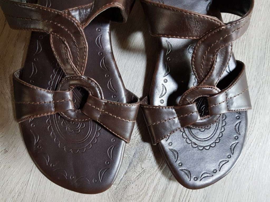 Scarpe da donna: Neue Sandalen 40 – Nuovo (secondo la descrizione) da Bätterkinden venduto da Elefantenzoo 1