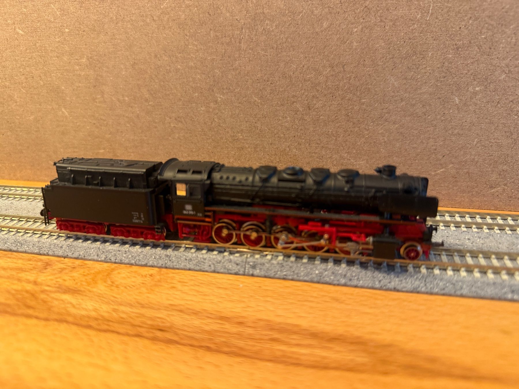Roco Modelleisenbahnen: Roco DE Dampflok BR 043 315-1 – Gebraucht aus Diemtigen von Mpsj4