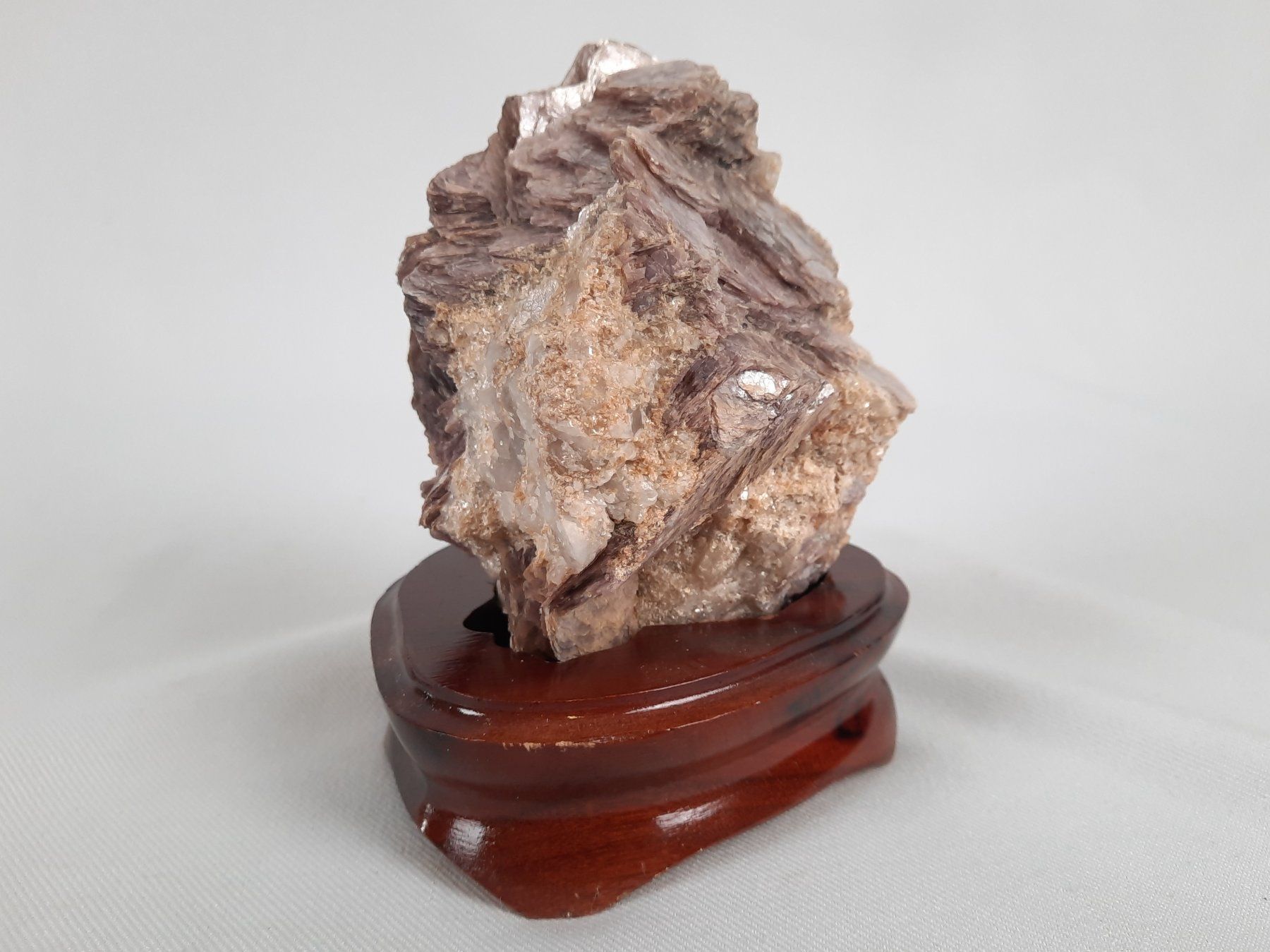 Minéraux & Lithothérapie: Stein auf Holzsockel – D'occasion à Beinwil am See par Restwert_Beinwil 2