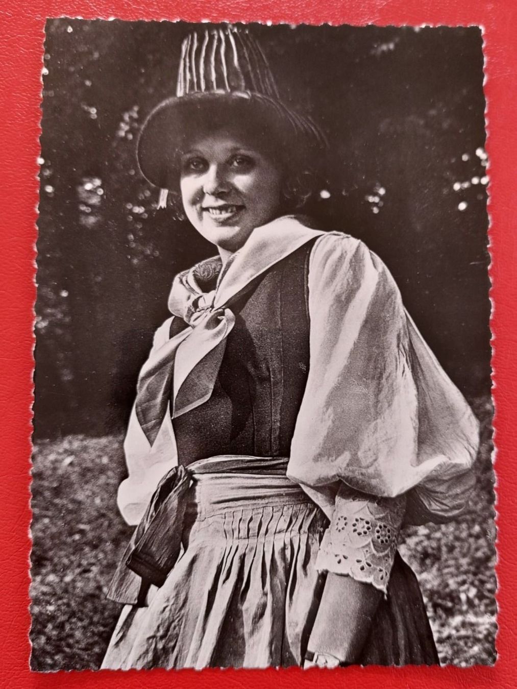 Cartoline postali: Costume Valaisan ; Wallis – Usato da St-Légier-Chiésaz venduto da Theo006