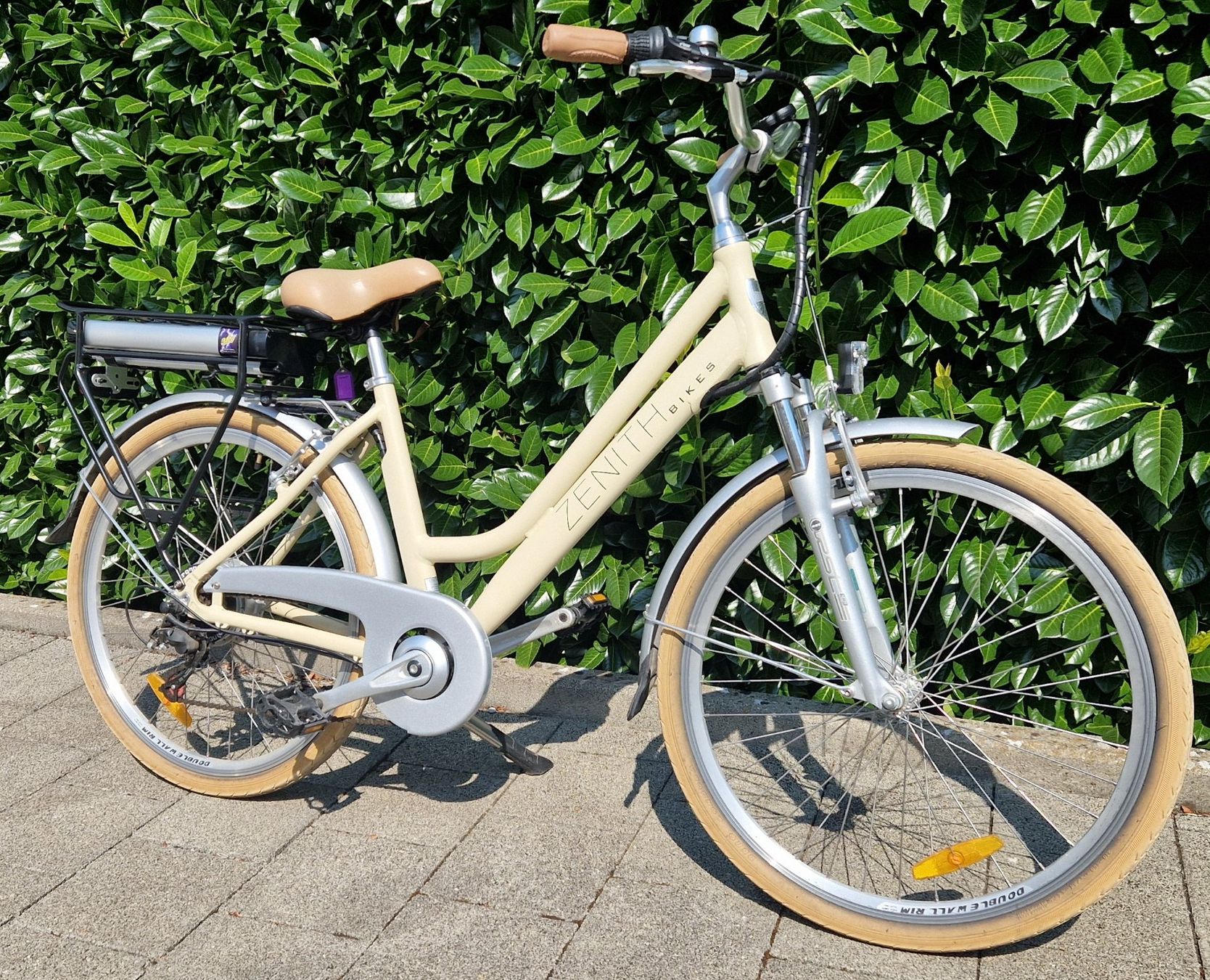 Zenith Bikes Velos: E-Bike Zenith Damen neuwertig – Gebraucht aus Neuendorf von Tuba2901 1