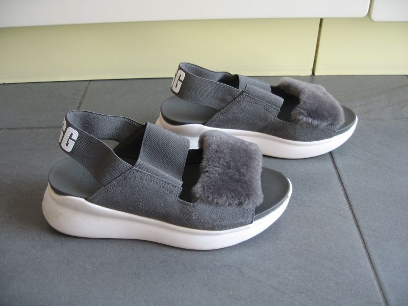 Ugg Scarpe da donna: Ugg chouettes sandales en taille 37.5! – Usato da Champlan venduto da baghera12
